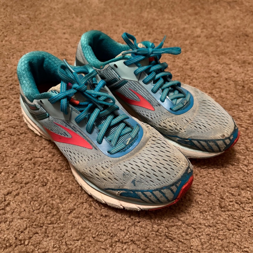 Brooks Adrenaline GTS 18 Running Shoes Women 9.5 Blue Pink Sneakers
